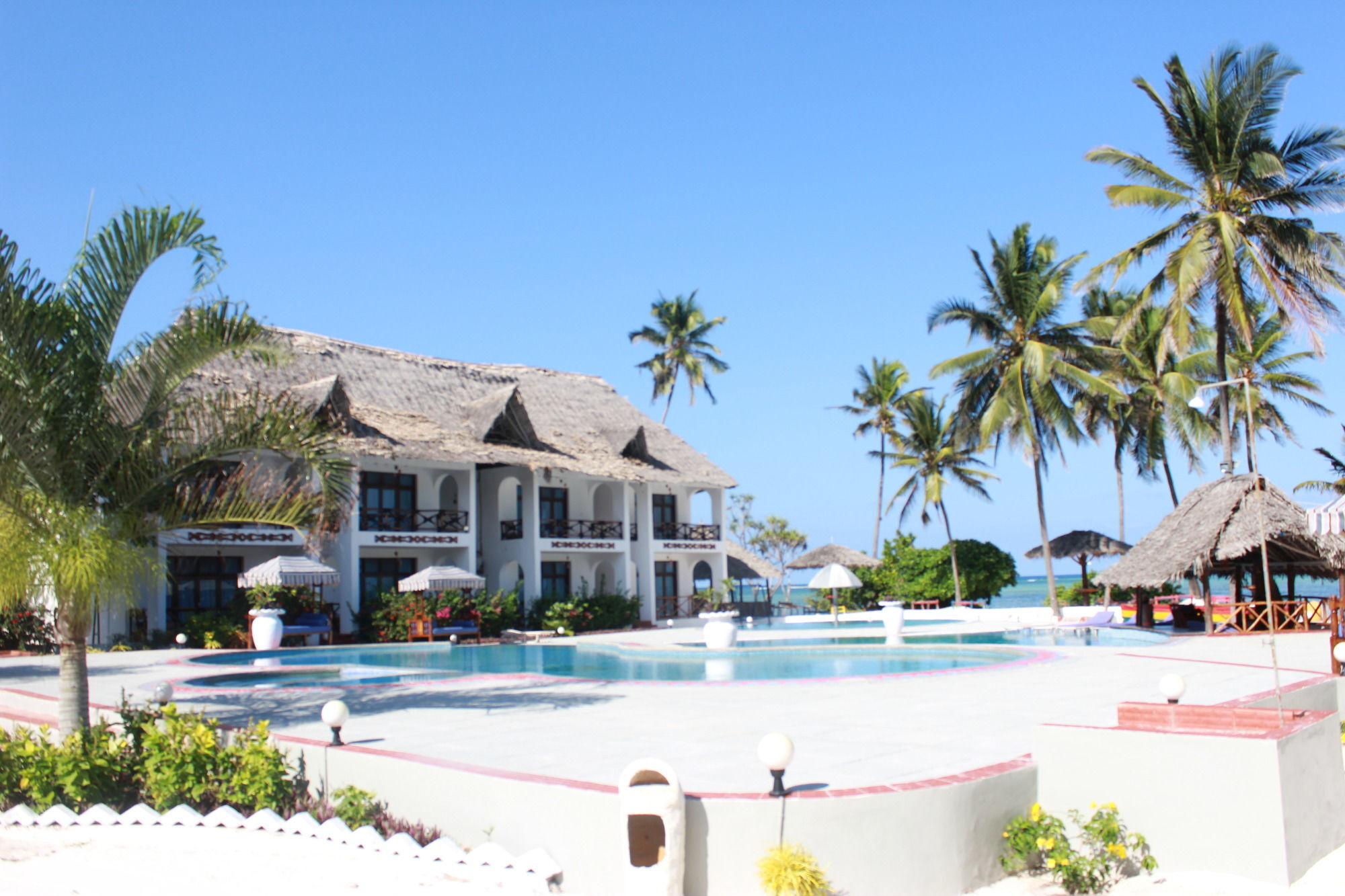 African Sun Sand Sea Beach Resort & Spa Bwejuu Exterior photo